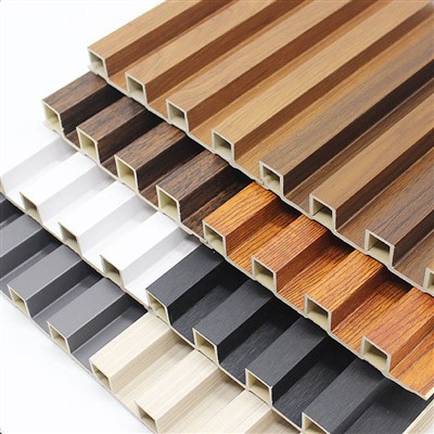 Comment puis-je éviter les espaces entre les panneaux muraux intérieurs WPC l...